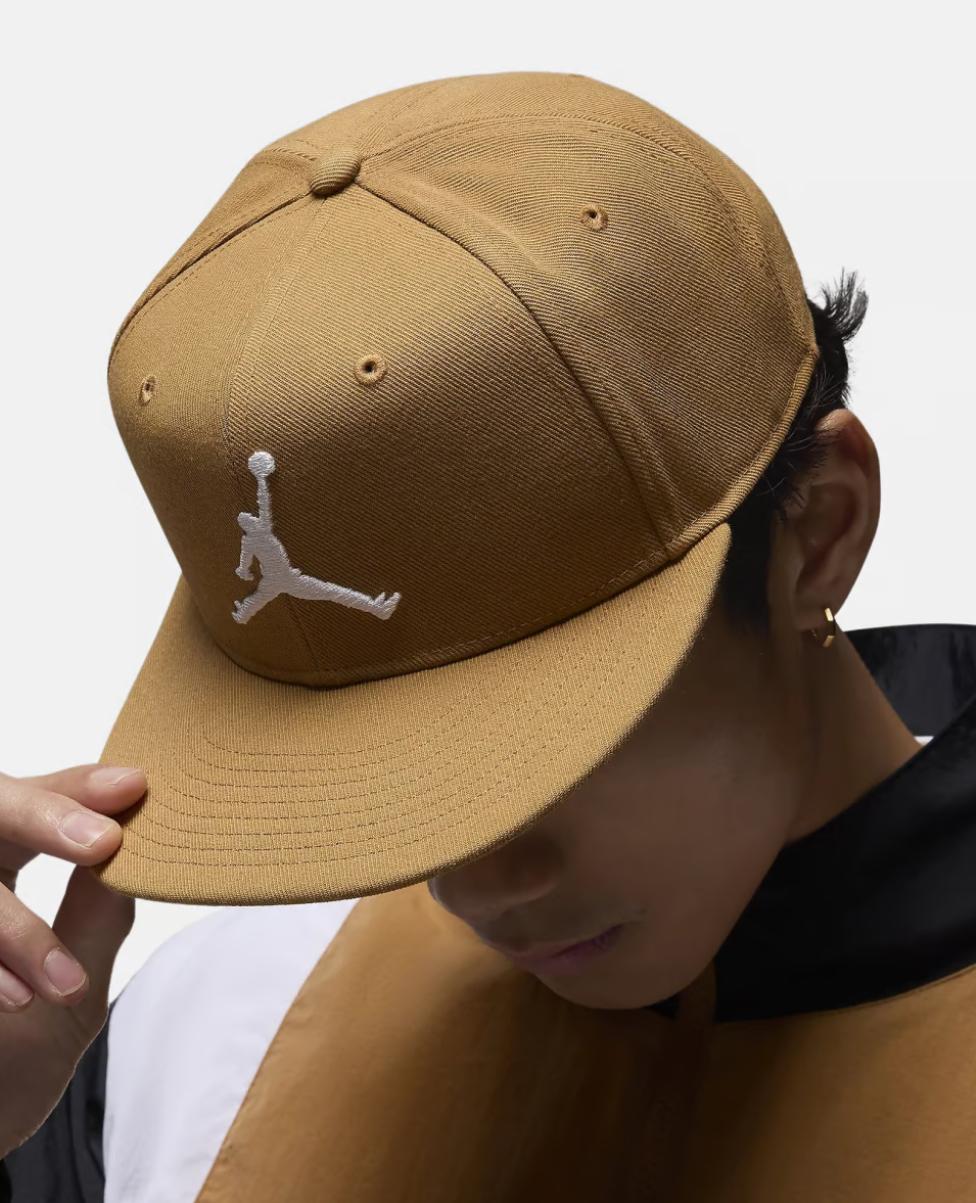 GORRA BEIGE JORDAN JUMPMAN