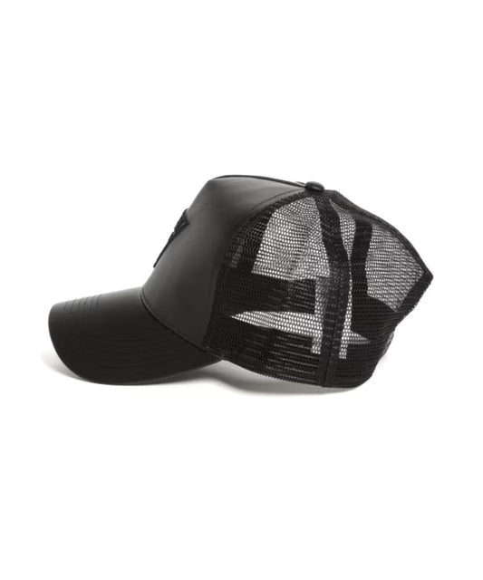 GORRA GUESS NEGRA TRIANGULO