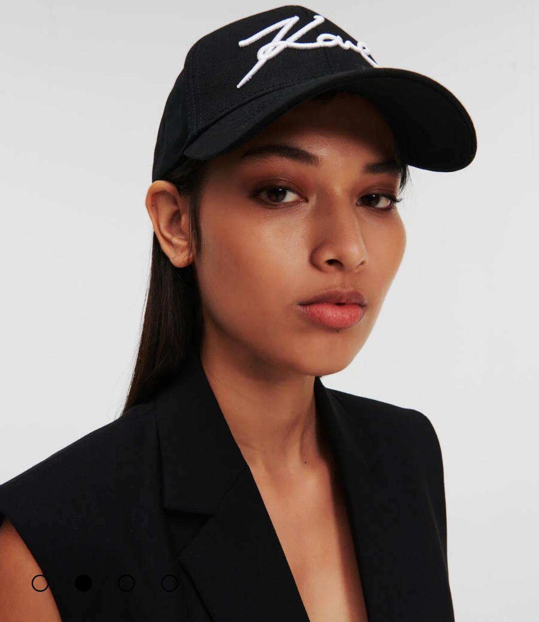 GORRA NEGRA FIRMA KARL LAGERFELD
